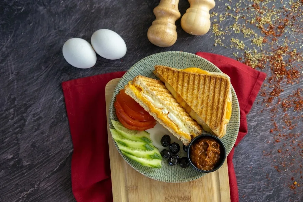 3 Peynirli Tost