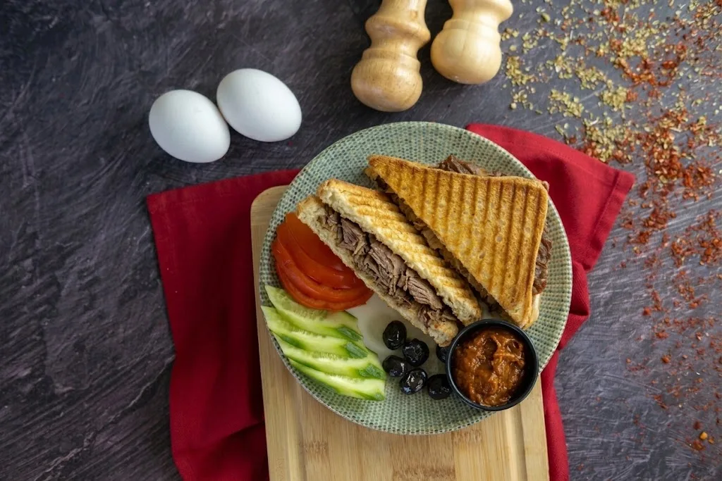 Kavurmalı Tost