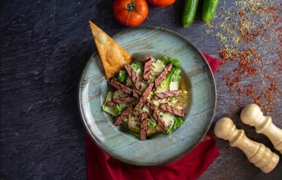 Izgara Bonfileli Salata