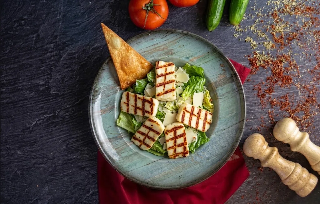 Izgara Hellimli Salata