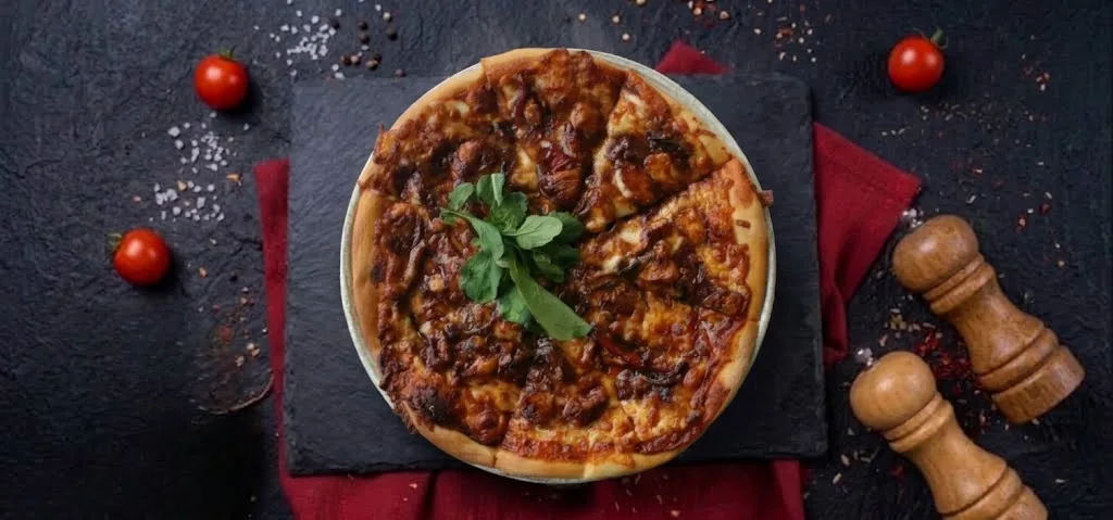 Barbekü Tavuklu Pizza