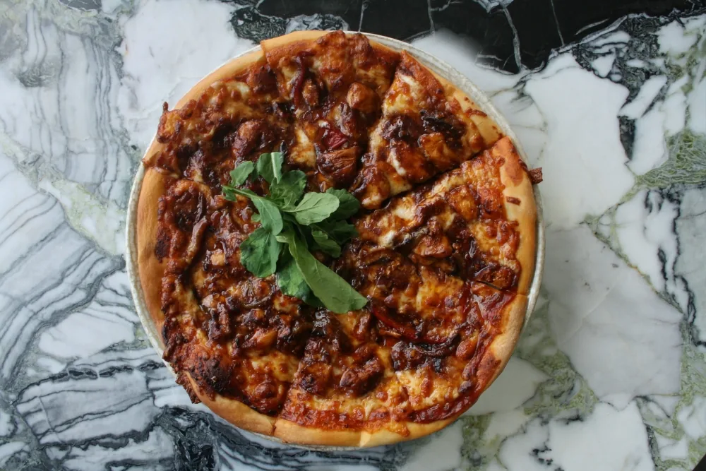 Barbekü Tavuklu Pizza