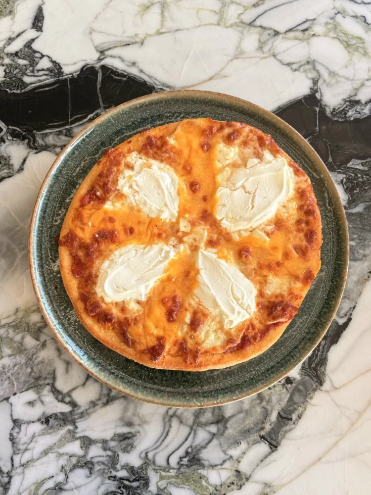 Dört Peynirli Pizza