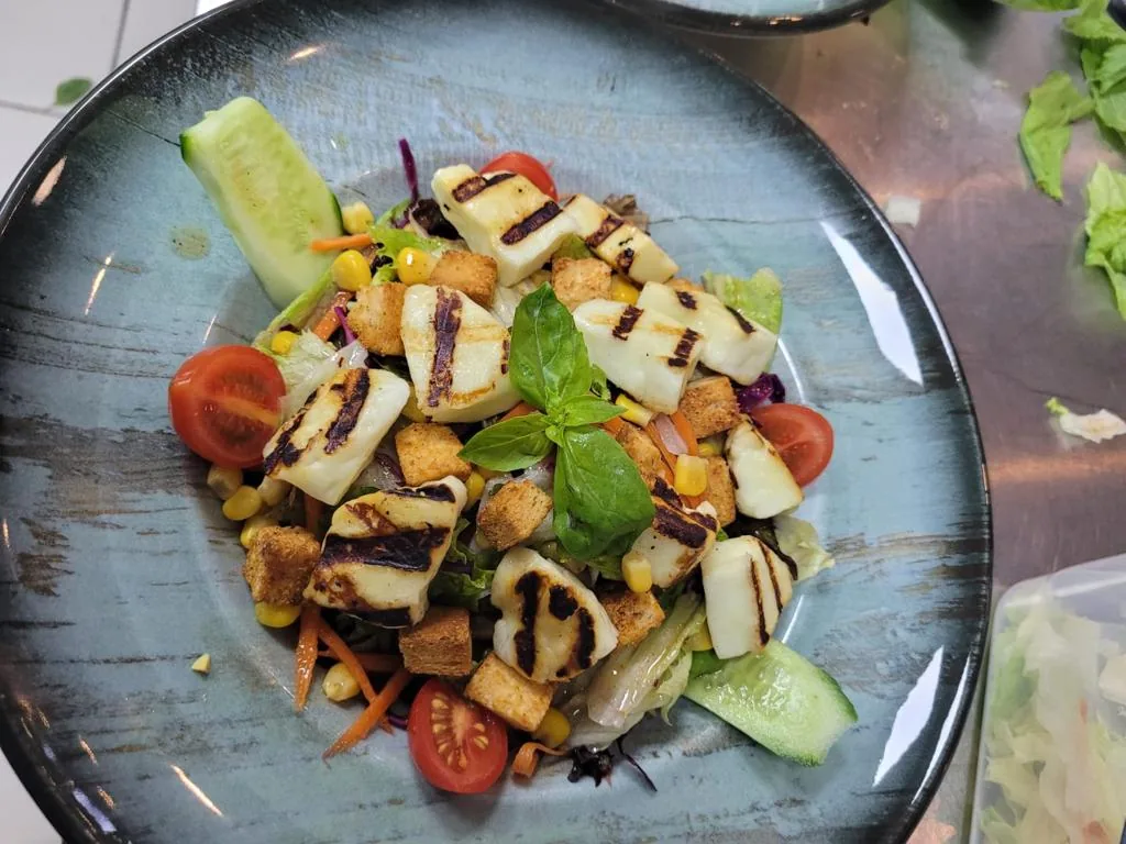 Izgara Hellimli Salata