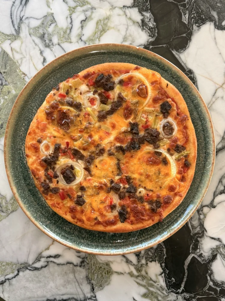 Kavurma Cheddarlı Pizza