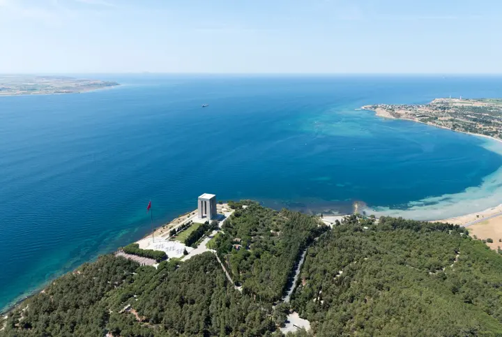 Vatan Toprağında Yükselen Saygı Abidesi: Çanakkale Şehitler Abidesi