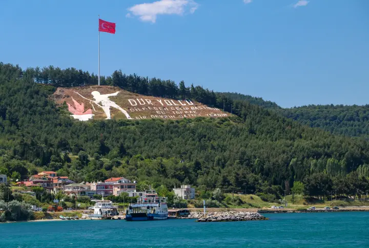 Tarihin Göbeğinde Saklı Cennet: Kilitbahir Köyü