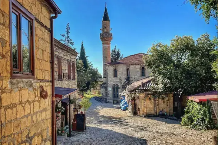 Kapınızın Eşiğindeki Cennet: Nadas Kazdağları ile Yeşilyurt Köyü'nü Keşfedin